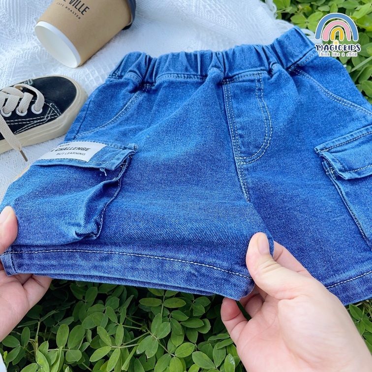 Quần short đùi jeans form rộng Magickids cho bé trai size đại 34kg túi in mặt cười Quần áo trẻ em đi học đi chơi QĐ22014
