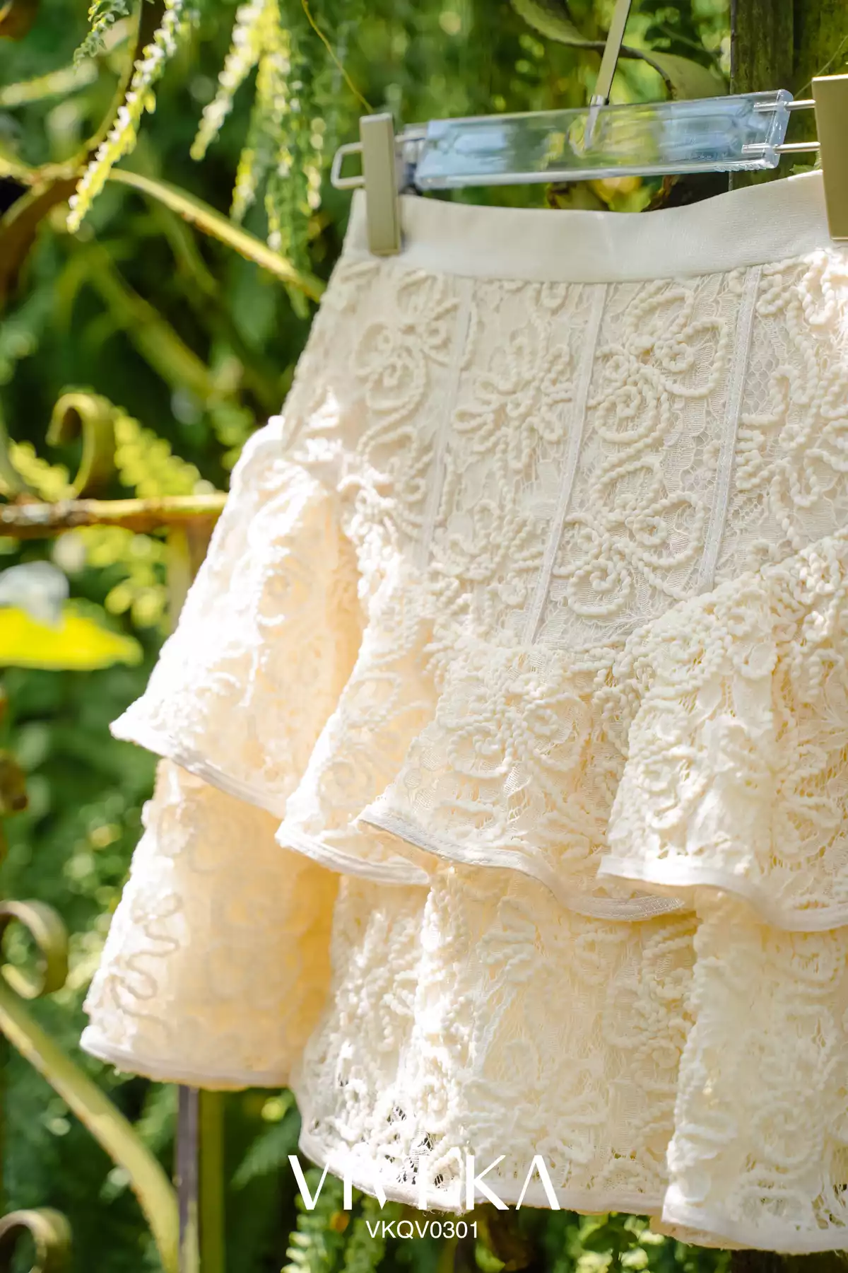 Set áo tay dài kết hợp chân váy ren trắng PARAMO – Hizu Dress Up