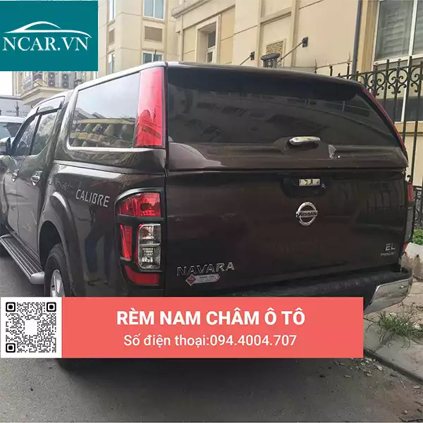 Tấm chắn nắng nam châm xe Nissan Navara