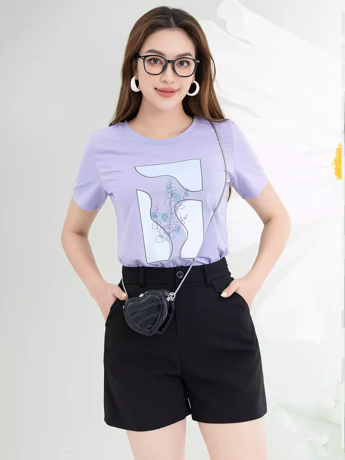 Áo phông nữ in hình họa tiết