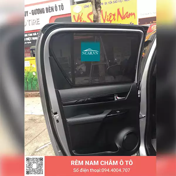 Tấm chắn nắng nam châm xe Toyota Hilux