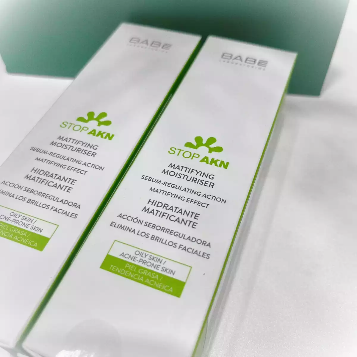 Kem dưỡng ẩm cho da dầu mụn Babe Stop AKN Mattifying Moisturiser 50ml