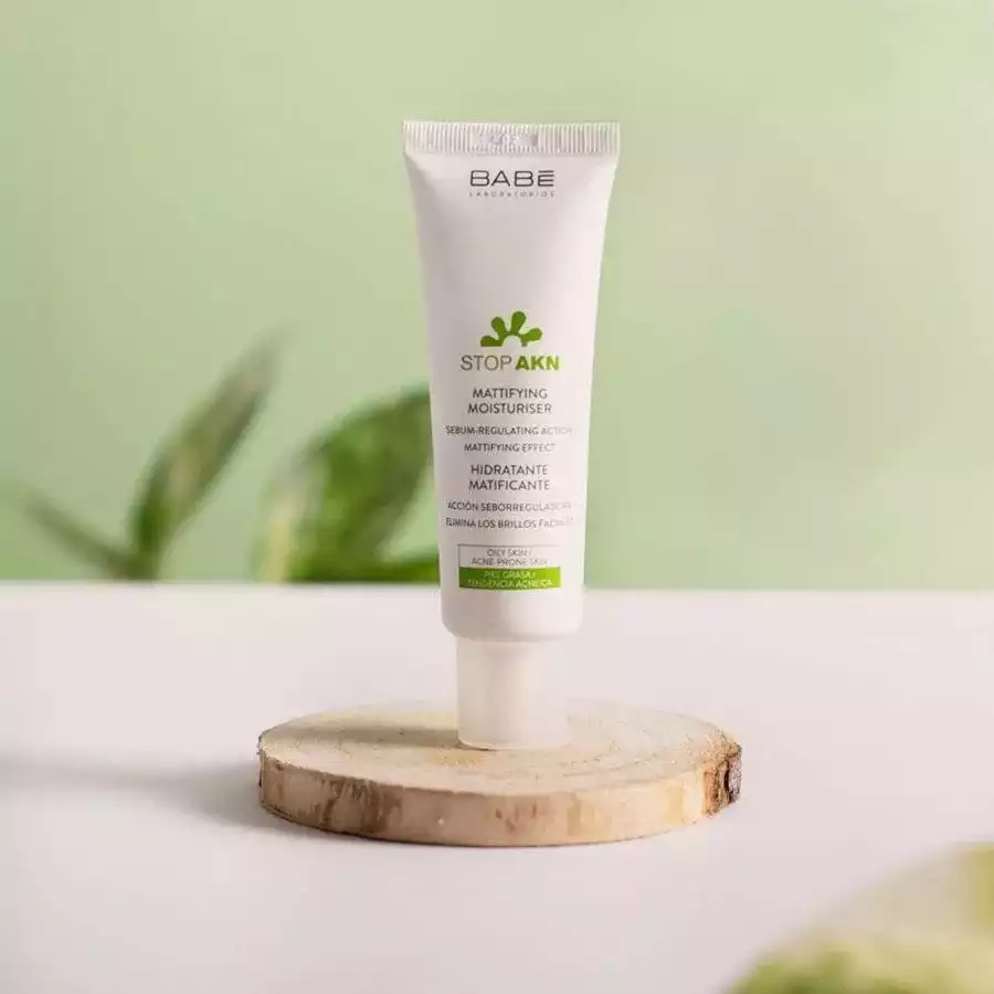 Kem dưỡng ẩm cho da dầu mụn Babe Stop AKN Mattifying Moisturiser 50ml