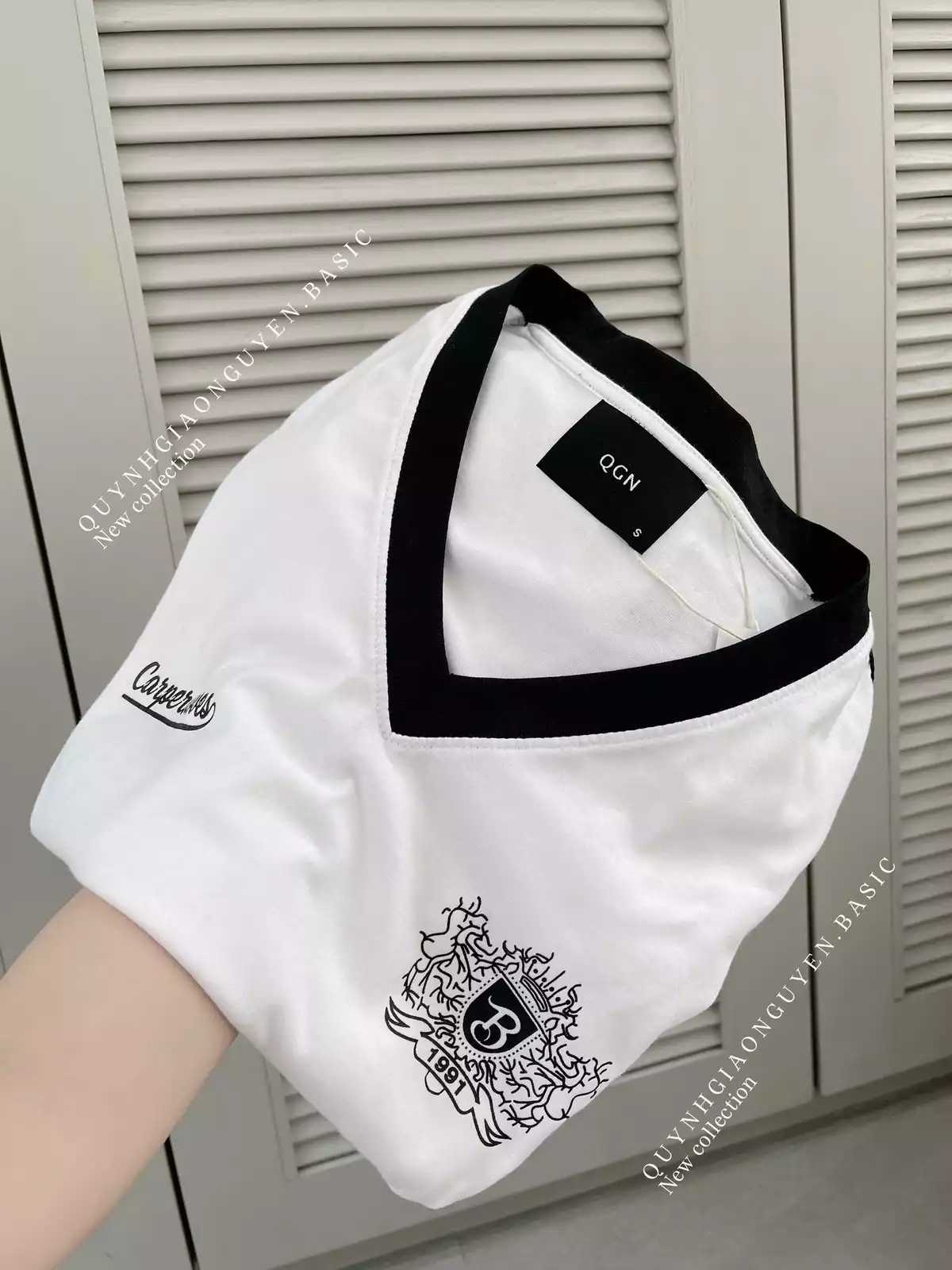 Áo thun cổ tim form rộng ( ĐEN )_11