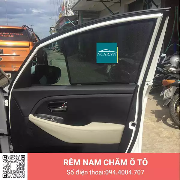 Tấm chắn nắng nam châm xe Kia Rondo