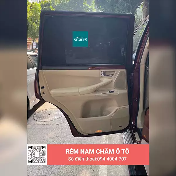 Tấm chắn nắng nam châm xe Lexus LX570