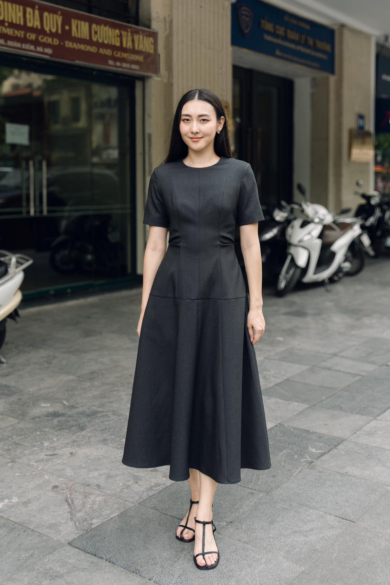 Đầm midi bổ mảnh xòe — view 1
