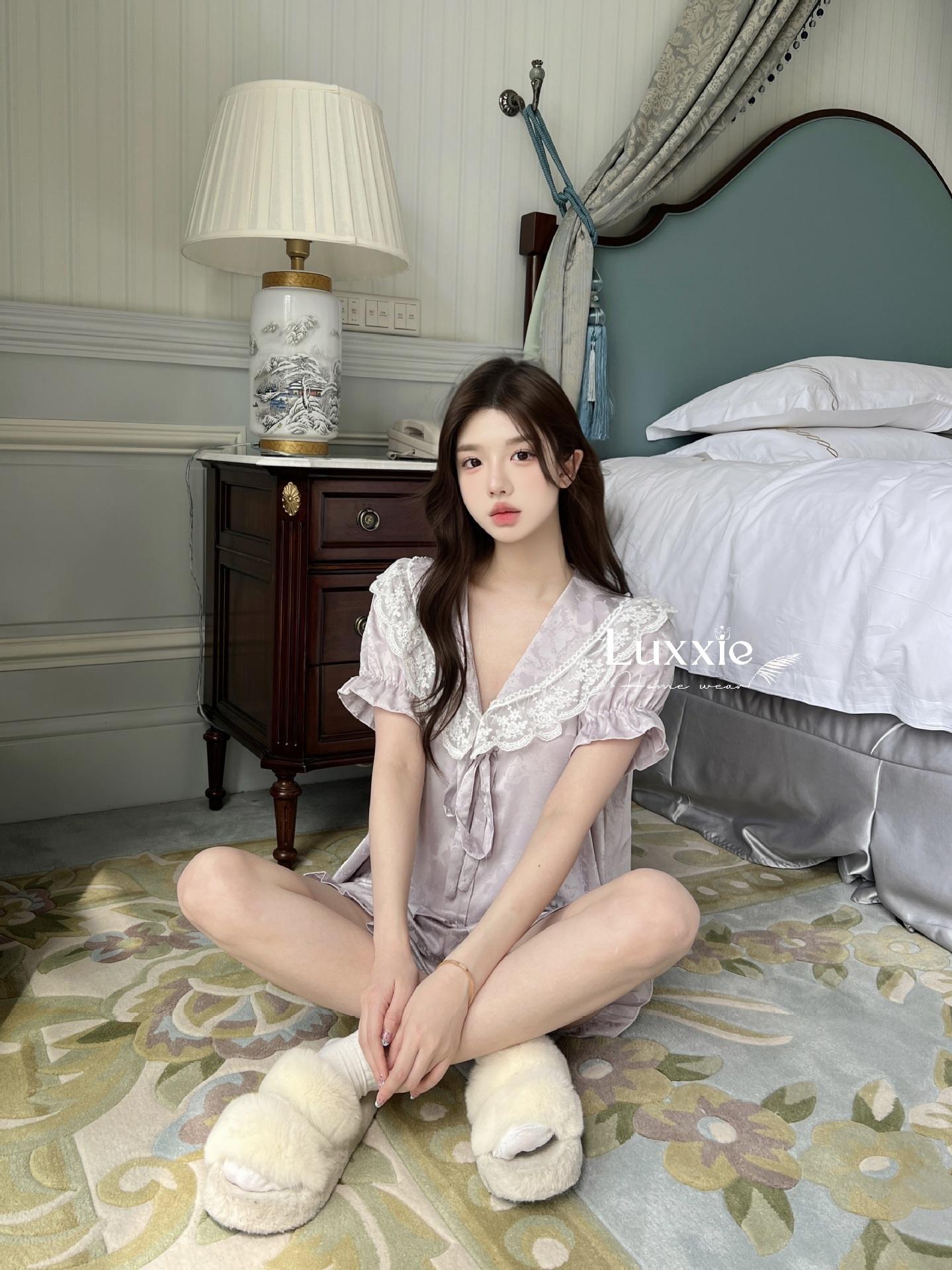 N108C Pijama lụa gấm hoa cổ ren trắng buộc nơ cộc đùi_16