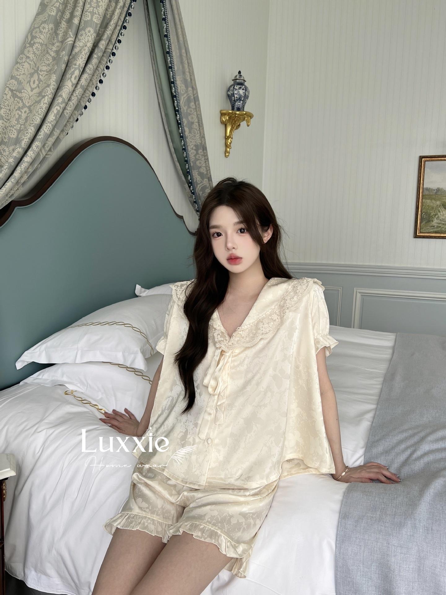 N108C Pijama lụa gấm hoa cổ ren trắng buộc nơ cộc đùi_8