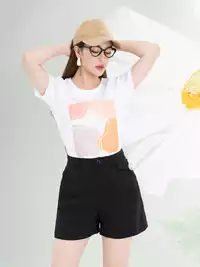 Áo phông nữ phom rộng in hình họa tiết