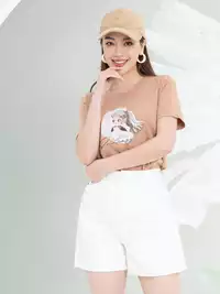 Áo phông nữ phom rộng in hình cô gái