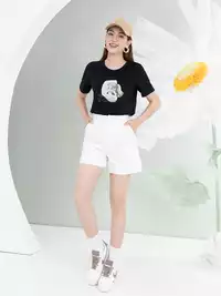 Áo phông nữ phom rộng in hình cô gái