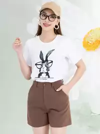 Áo phông nữ phom rộng in hình thỏ đeo kính