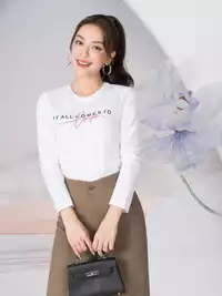 Áo thun nữ dài tay in chữ Itall comes to love