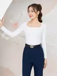 Áo thun dài tay dáng ôm cổ vuông