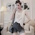 Mách bạn cách mặc áo thun và quần jean đẹp