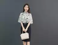 Thử ngay các cách mix áo hoa cực xinh cho mọi cô nàng