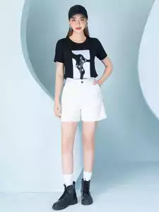 Áo phông nữ in hình họa tiết