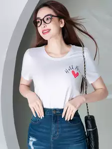 Áo phông nữ in hình tim Hold me