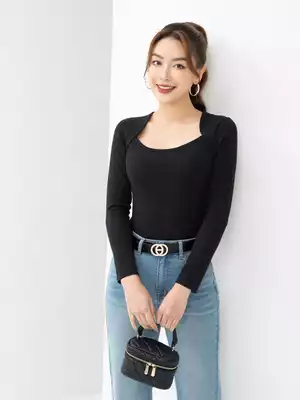 Áo thun dài tay dáng ôm cổ vuông đáp chéo