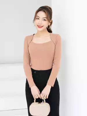 Áo thun dài tay dáng ôm cổ vuông đáp chéo