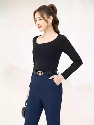 Áo thun dài tay dáng ôm cổ lệch