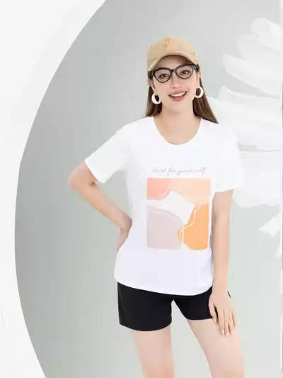  Áo phông nữ phom rộng in hình họa tiết 