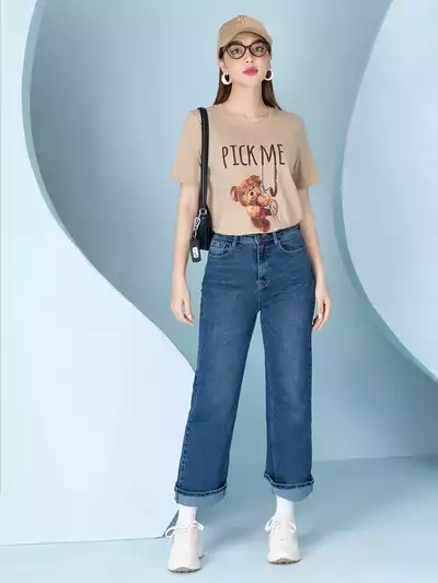  Quần jeans dáng suông màu xanh đậm