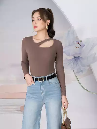  Áo thun nữ dáng ôm dài tay cổ cách điệu 