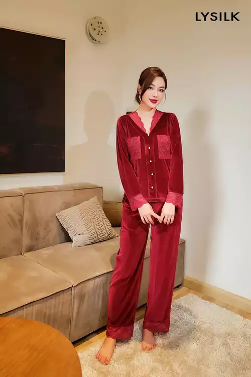 ĐỎ