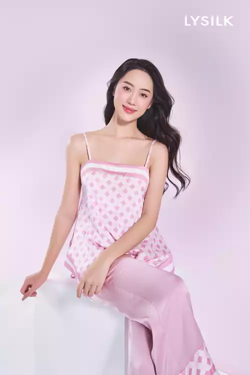 HỒNG Caro