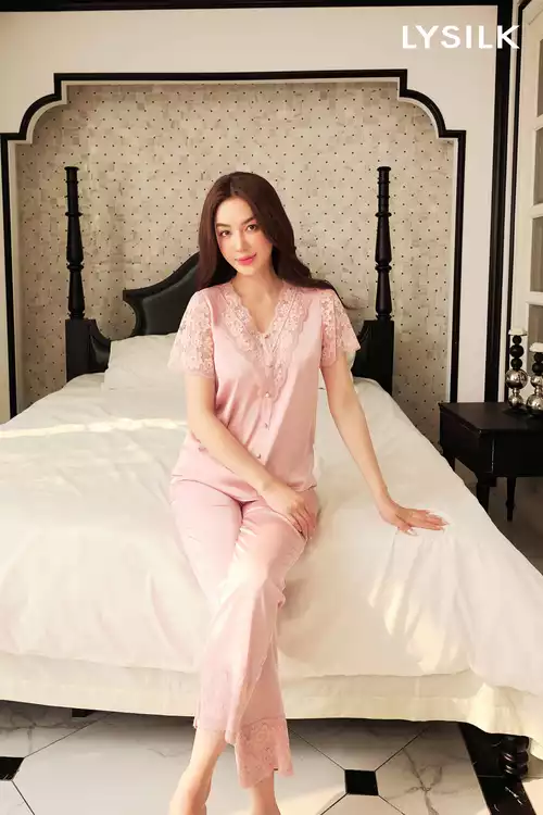 HỒNG