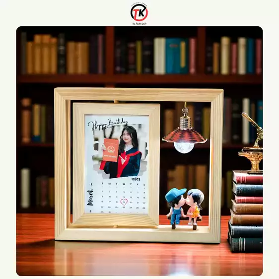 Product image - Khung ảnh xoay 2 mặt để bàn kèm đèn, búp bê