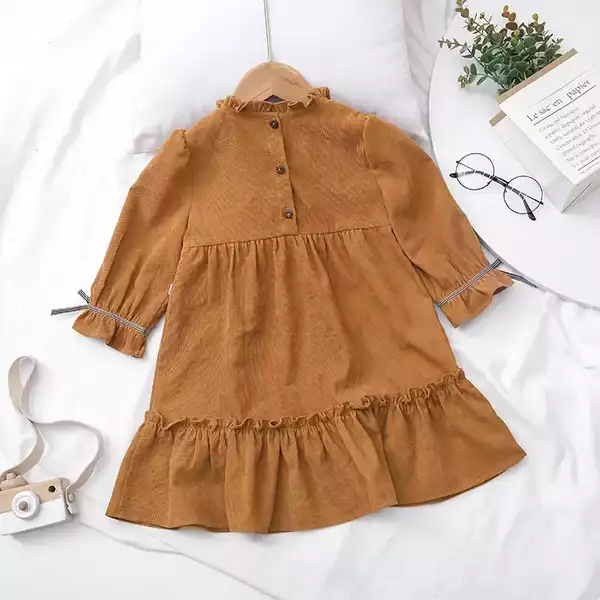 Váy nhung tăm gập ly thân trước