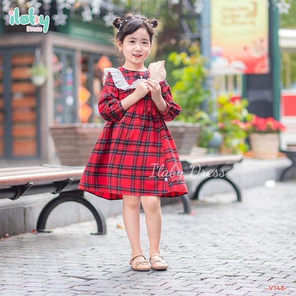 Váy kẻ phối bèo