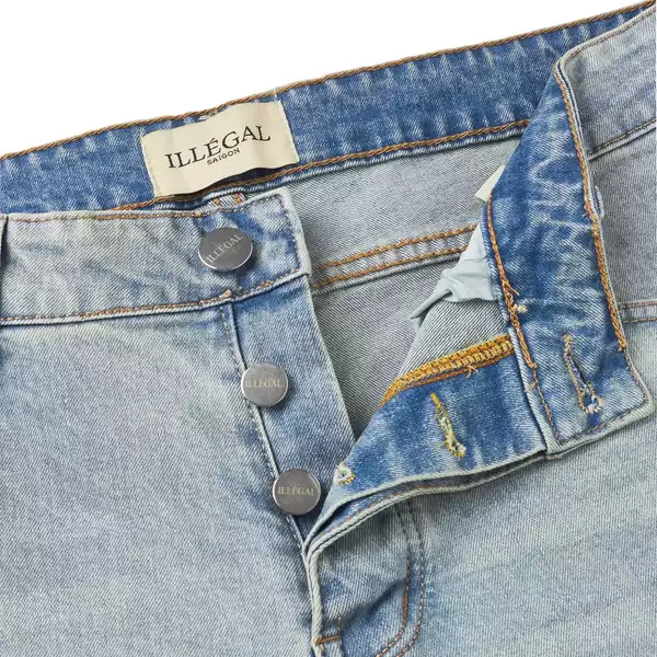 LIGHT FALL BLUE FLARED JEANS