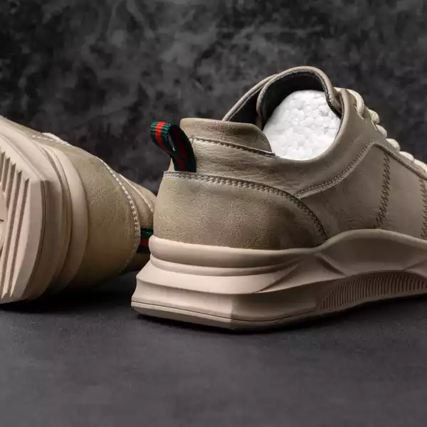 Sneaker da thật CS560
