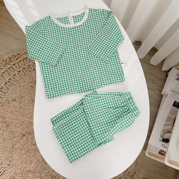 Đồ bộ dài tay cho bé Magickids cổ tròn kẻ caro dễ thương thấm hút mồ hôi Đồ ngủ pijama dài tay trẻ em BR22035