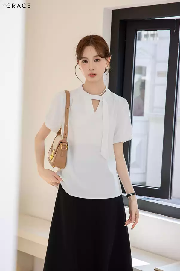 Product image - Sơ mi lụa cộc tay De Grace - SM058