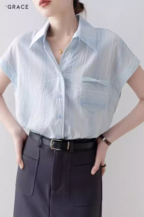 Product image - Sơ mi cộc tay họa tiết sọc chất lụa Hàn - SM043