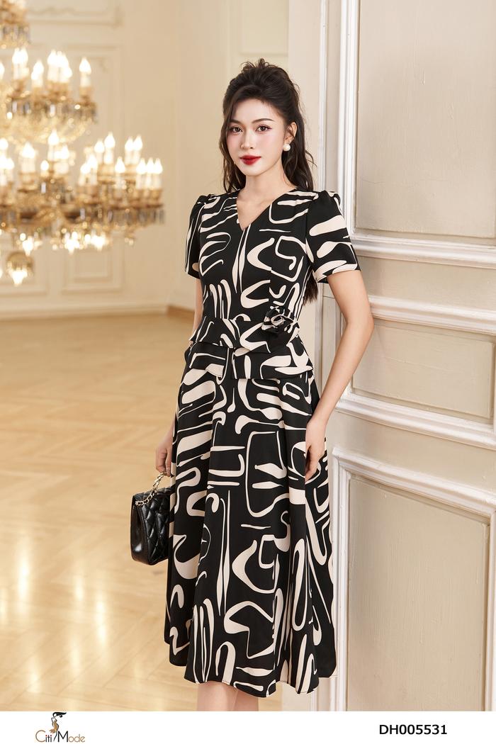 Đầm xòe peplum họa tiết khối cổ V đính hoa eo