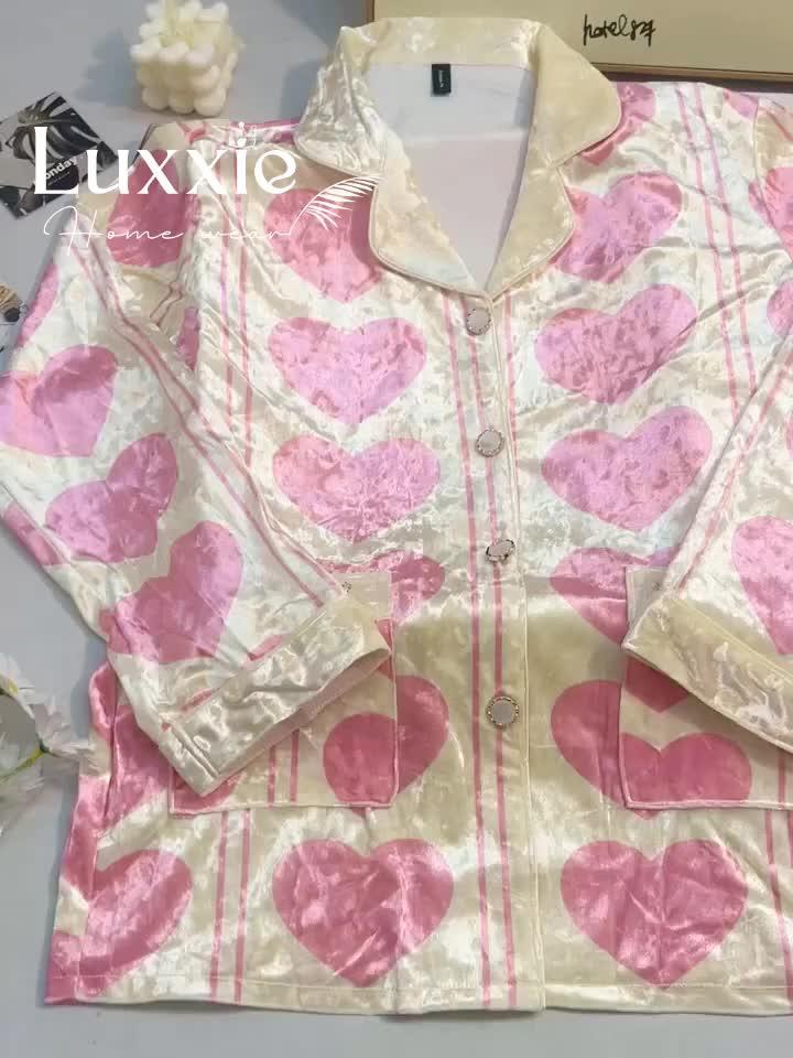 NHUNG08 Pijama vải nhung vàng họa tiết tim hồng_mini_0