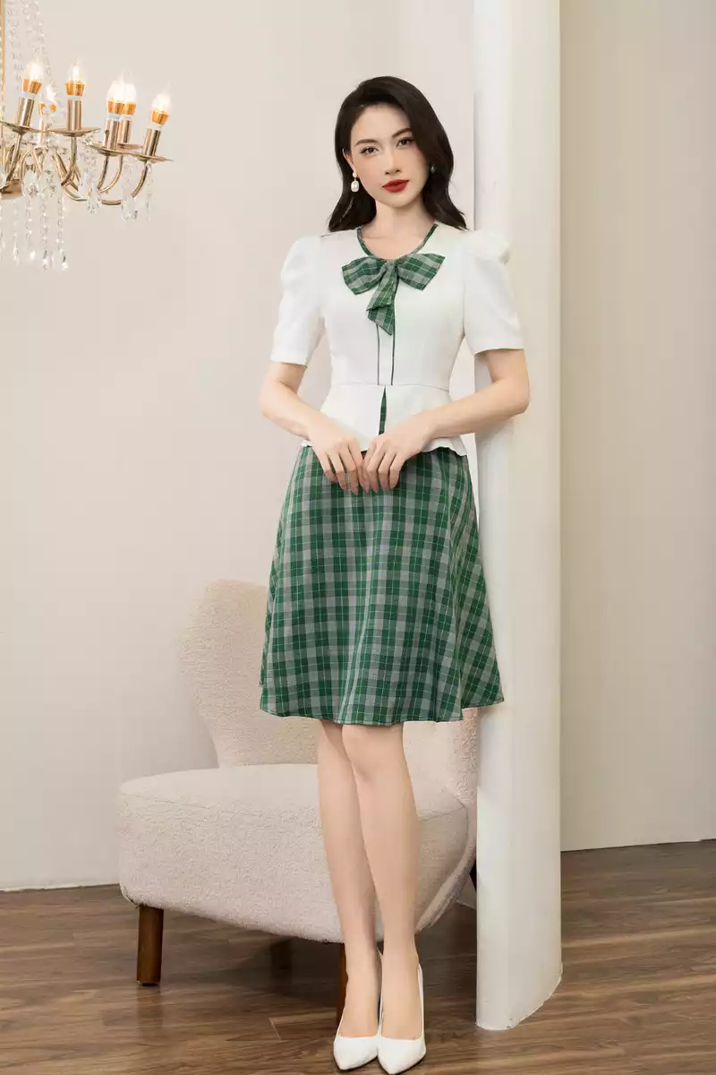Đầm xoè pelum kẻ xanh trắng phối nơ kẻ