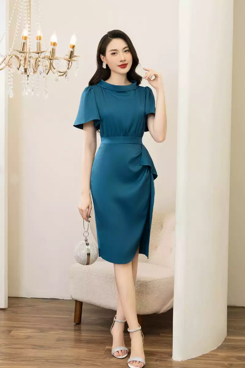 Đầm xanh ôm 1 màu  cỏ thuyền