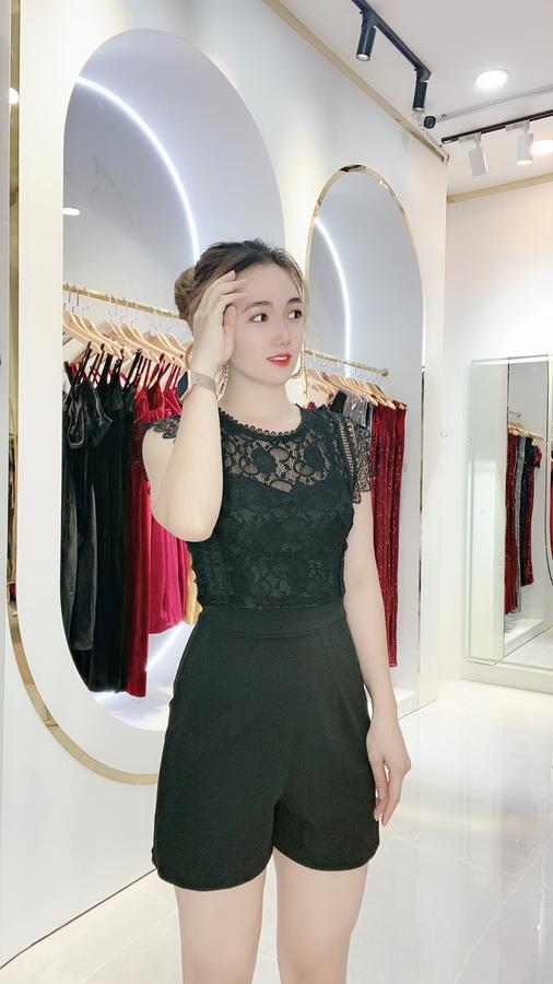 Jumpsuit short phối ren