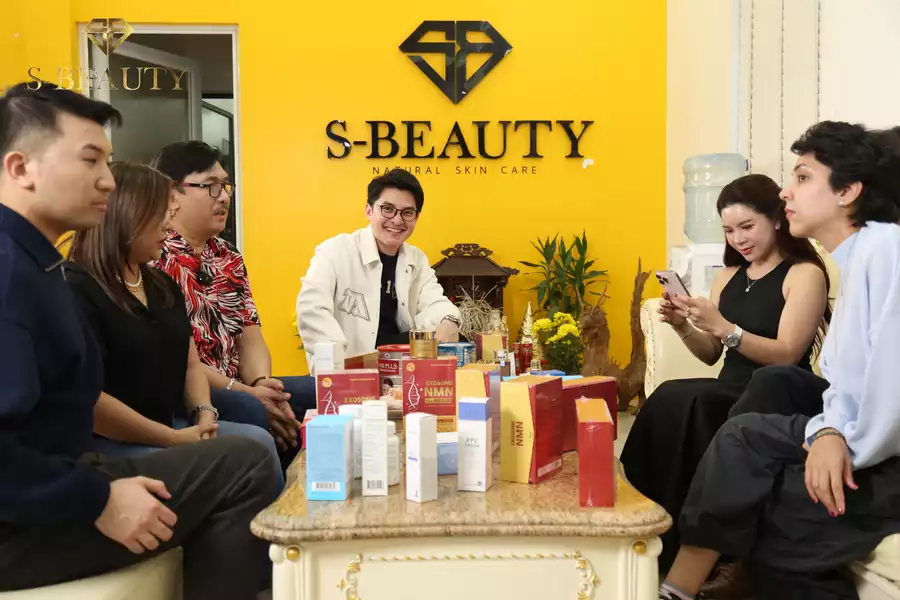 S-Beauty - Shop Trần Thiên Lý tiếp đón Tiến sĩ, bác sĩ Charles từ Philippines, khẳng định đẳng cấp hợp tác quốc tế