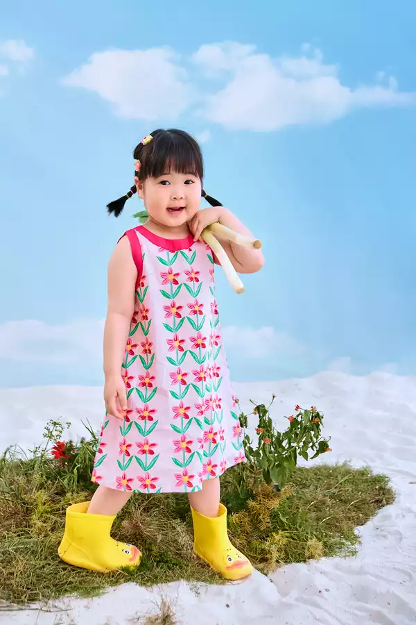 Váy suông cổ tròn họa tiết phối nơ sau