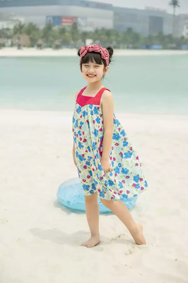 Váy họa tiết cổ vuông sát nách phối màu