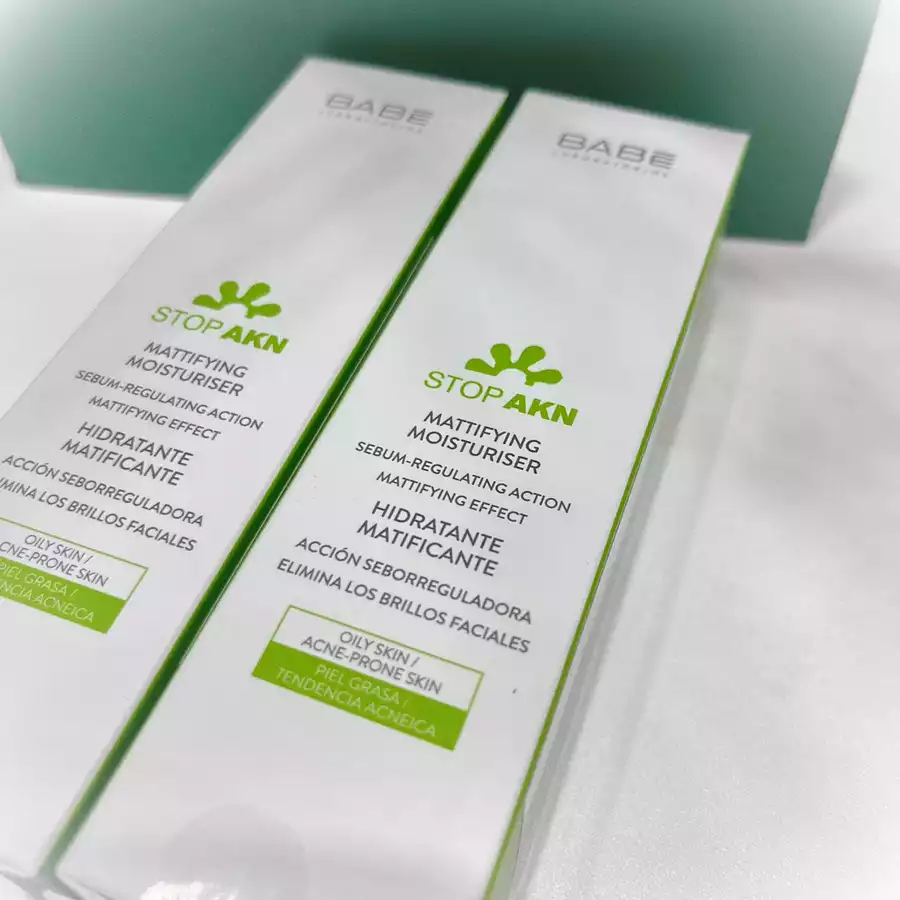 Kem dưỡng ẩm cho da dầu mụn Babe Stop AKN Mattifying Moisturiser 50ml