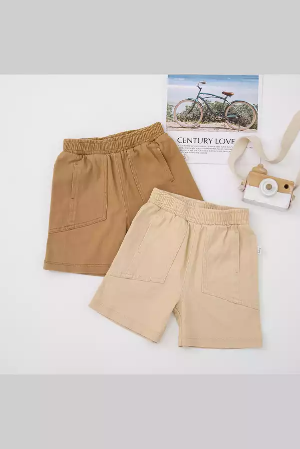 Quần kaki cắt diễu dọc túi